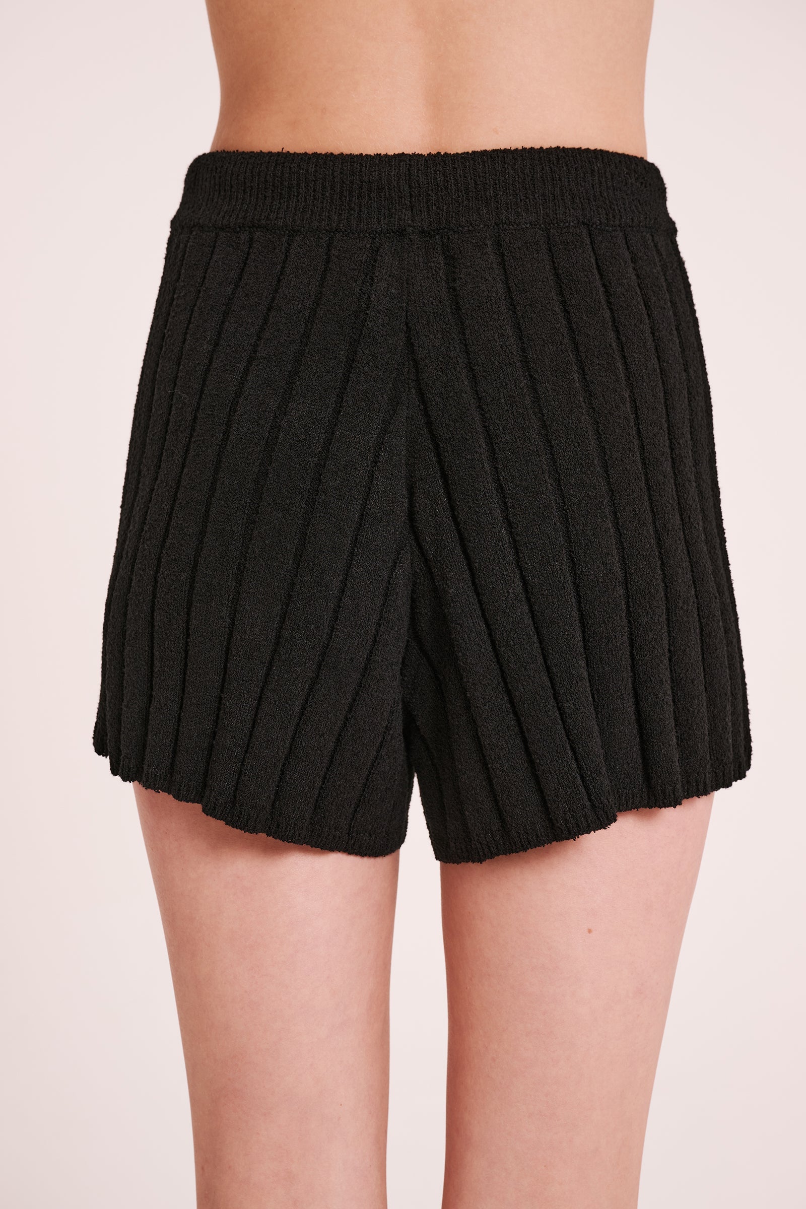 Juni Knit Short Black 