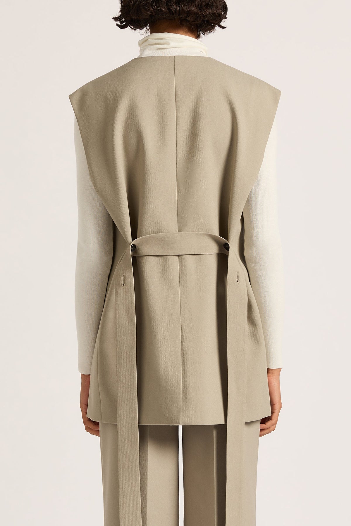 Theo Tailored Vest Sage 