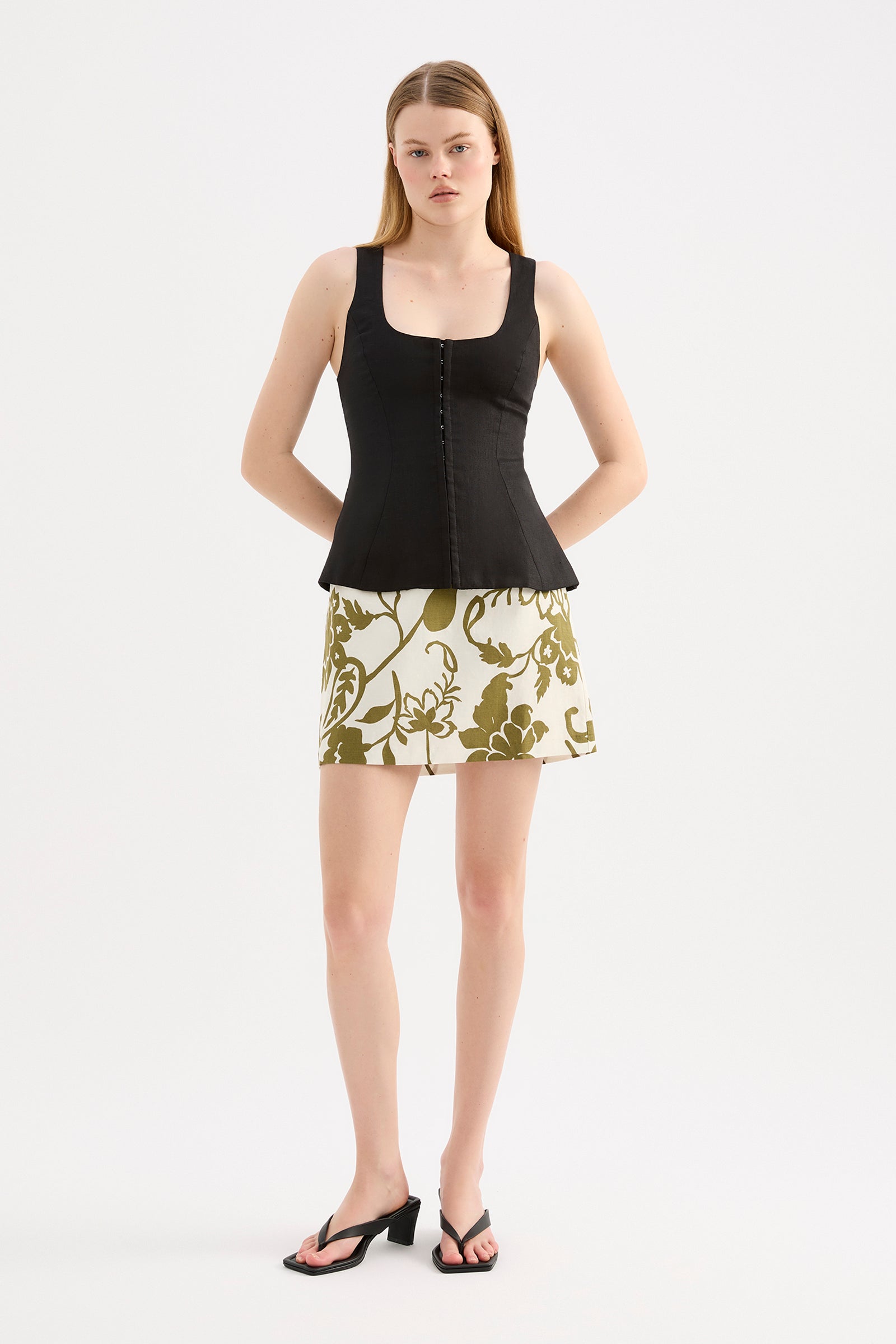 Quinn Linen Vest Black 