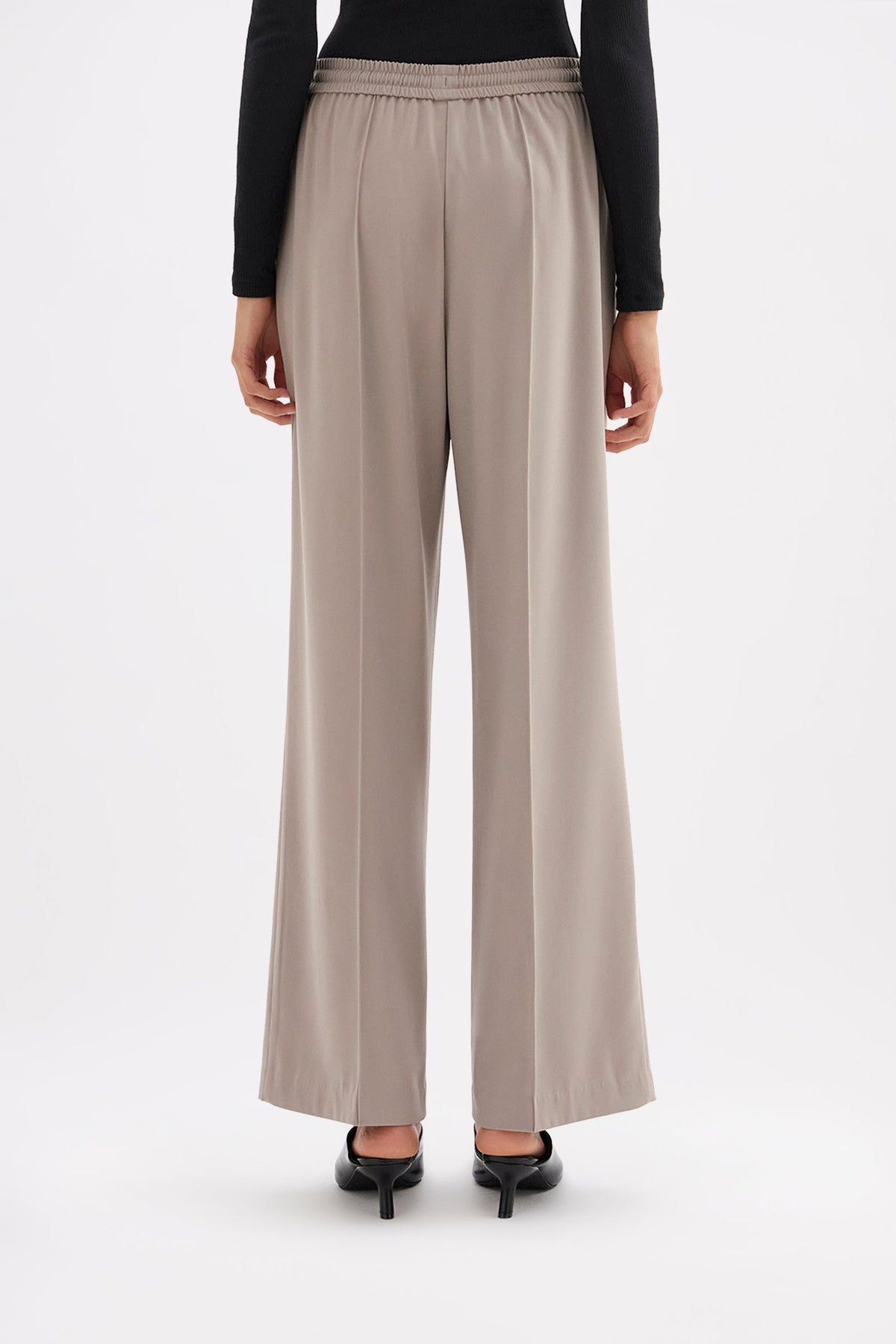 Quincy Pant Almond 