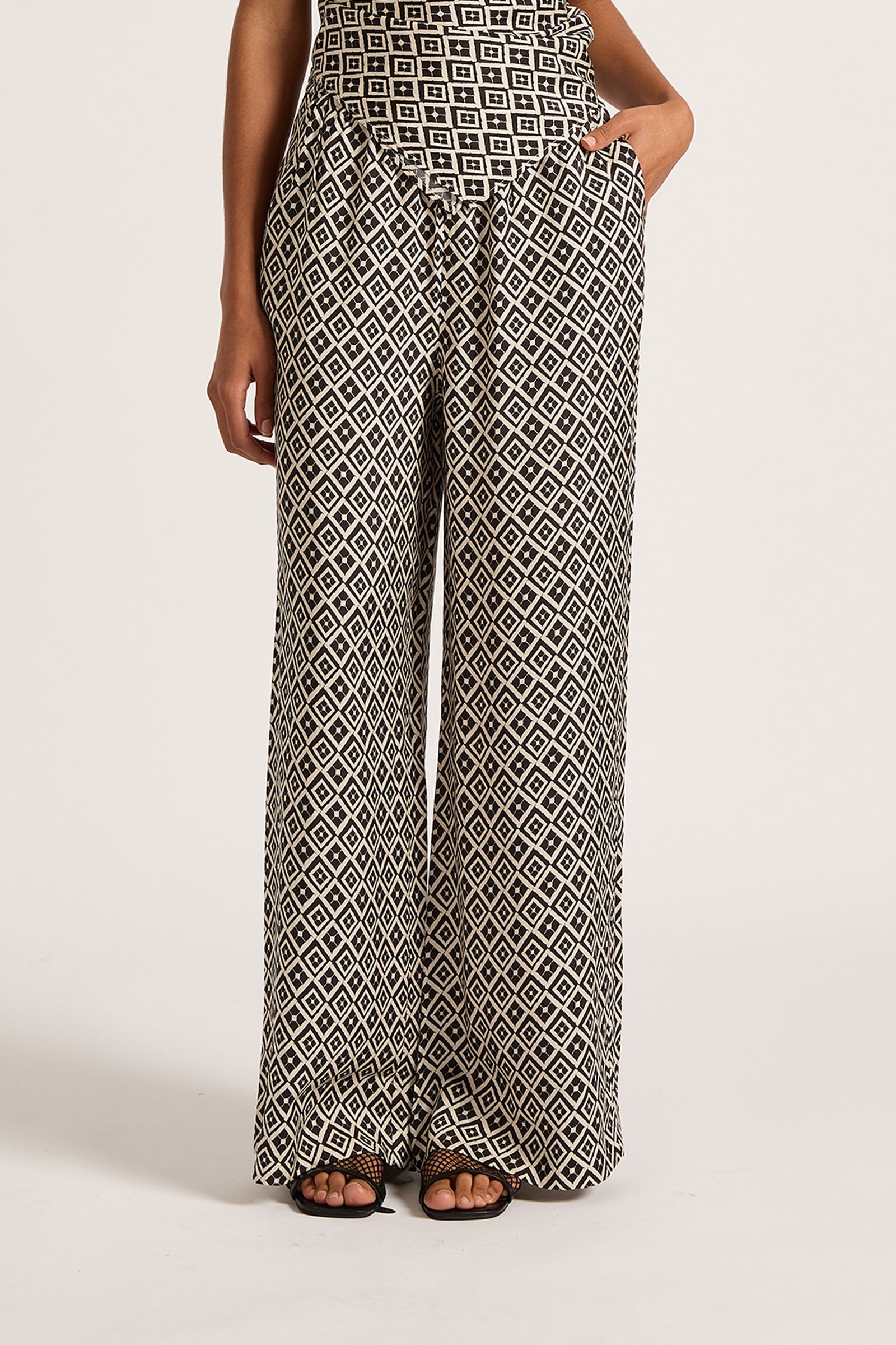 Simone Pant Daiya 