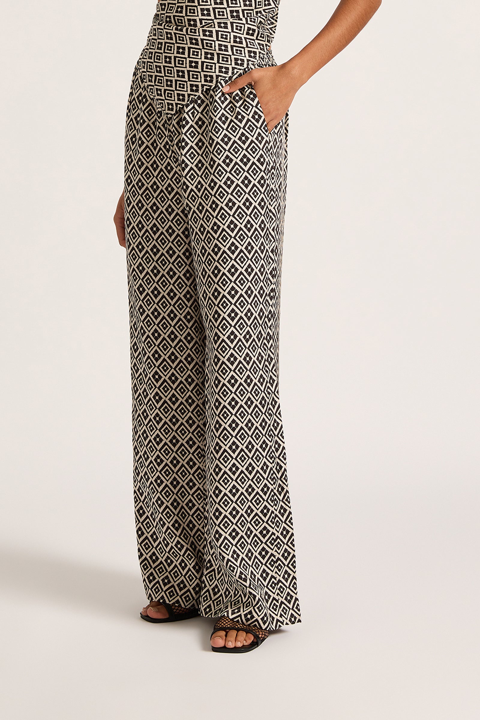 Simone Pant Daiya 