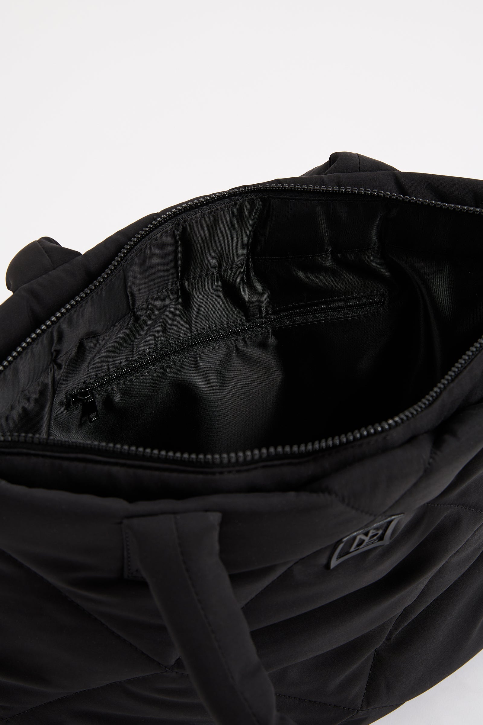 Emmet Puffer Tote Black 