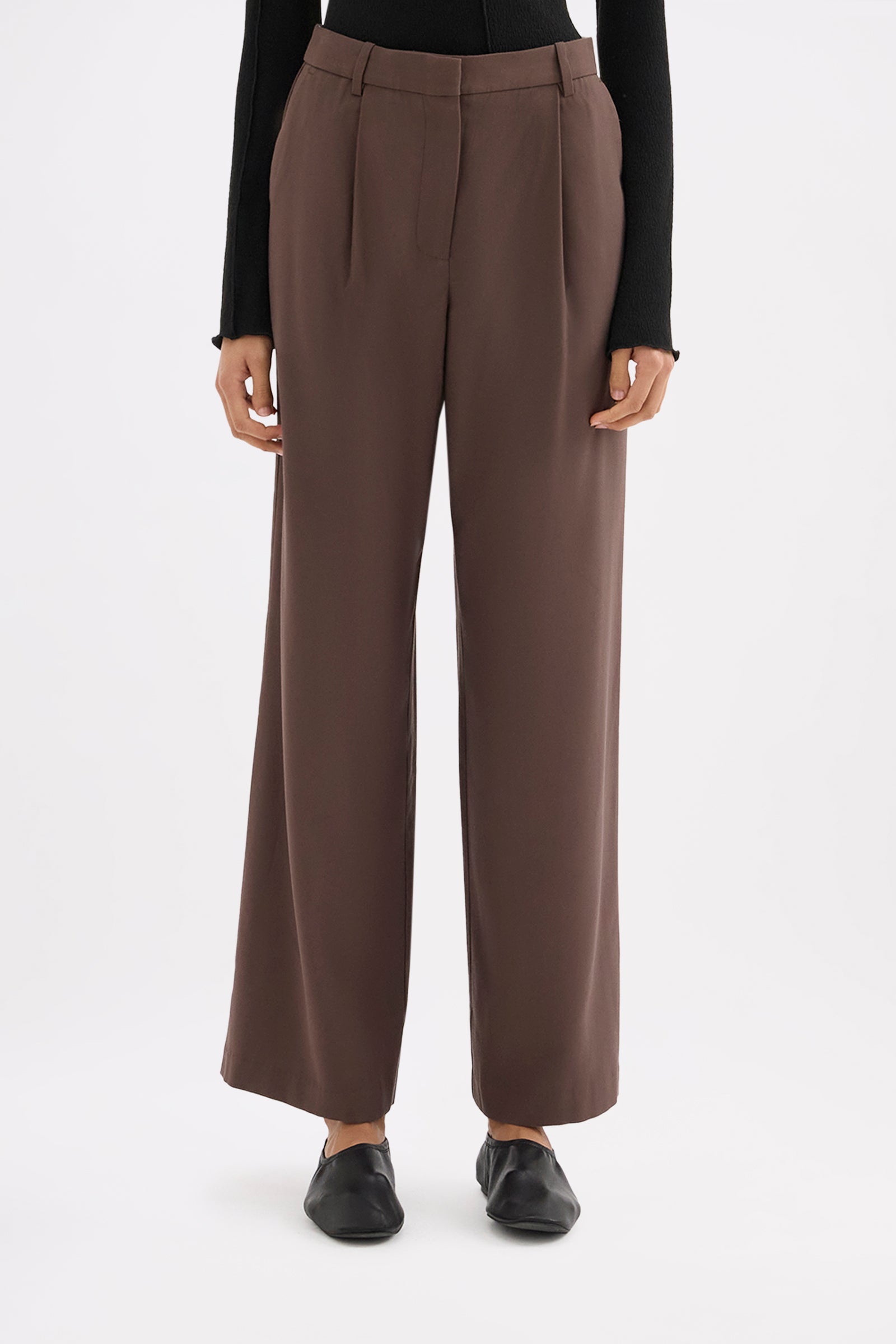 Nadia Pant Chocolate 