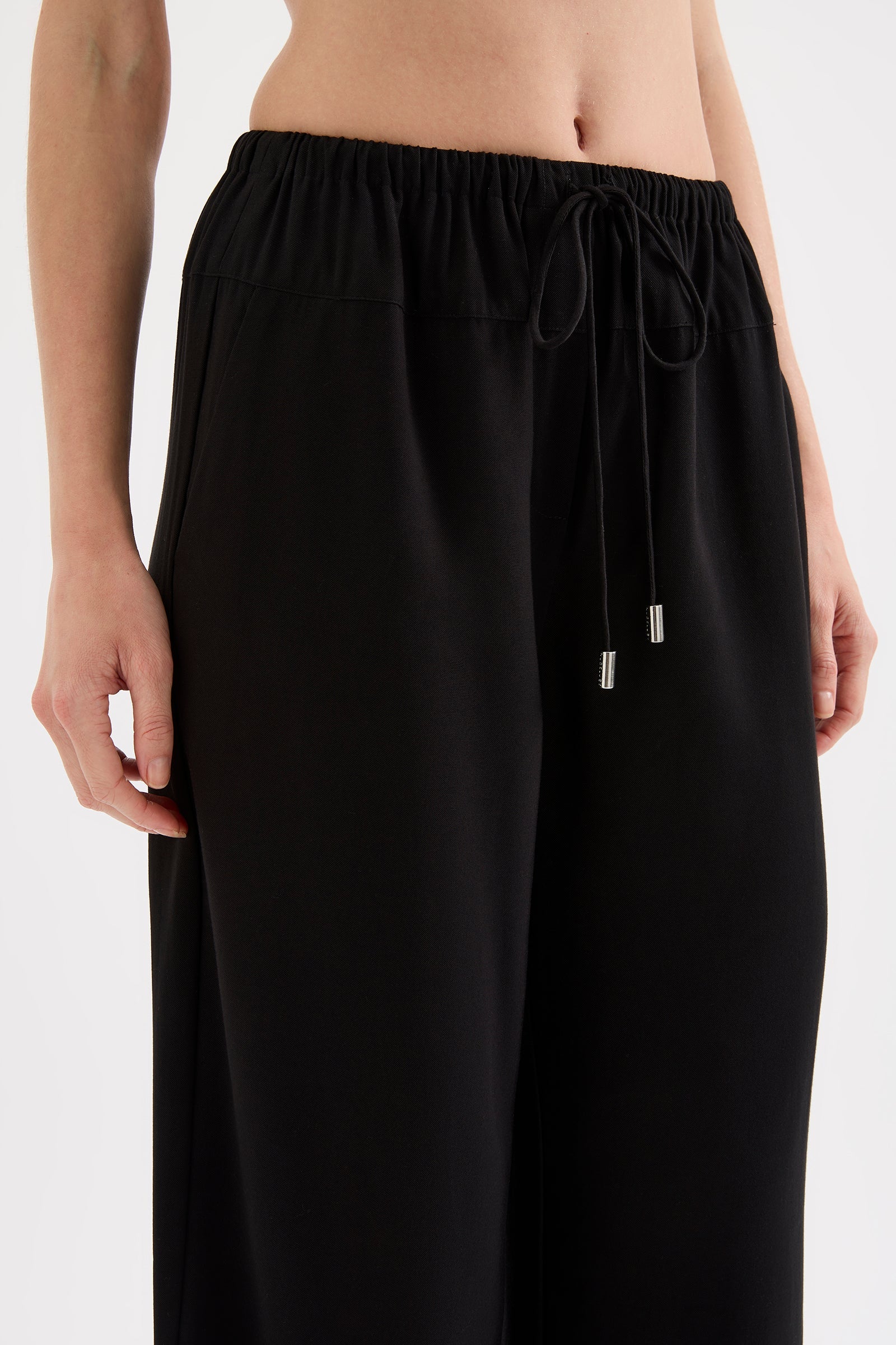 Ila Pant Black 