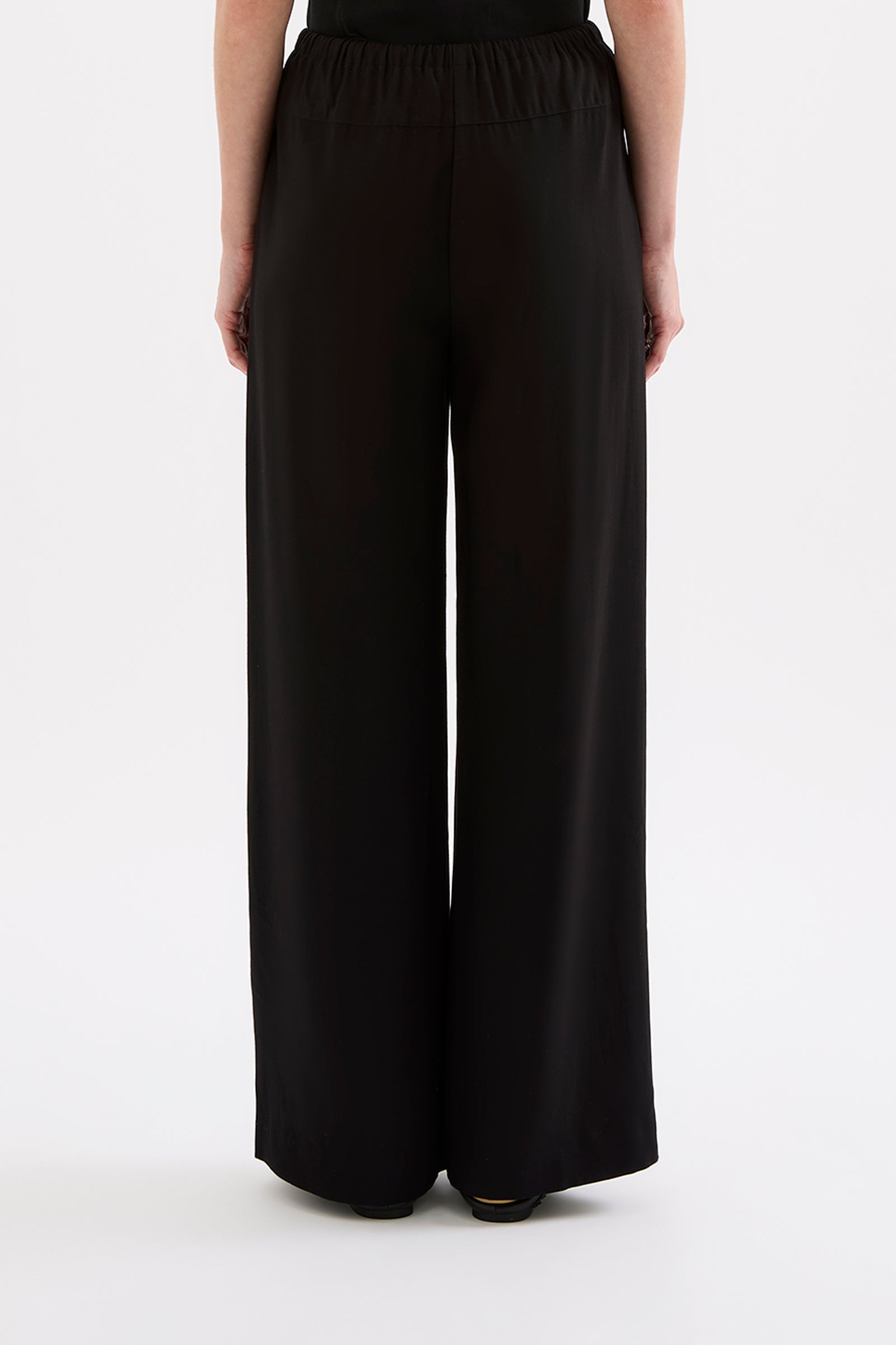 Ila Pant Black 